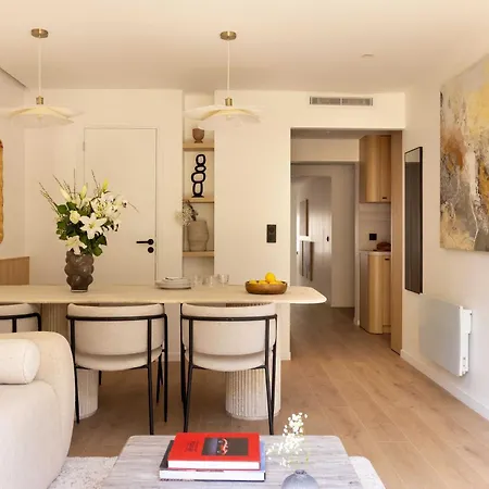Elegant - Ac-3br-8p - Place De La Nation Apartment *